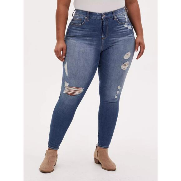 Torrid Sky High Rise Skinny Stretch Denim Jeans Ripped Distressed Womens 12R - Picture 1 of 8